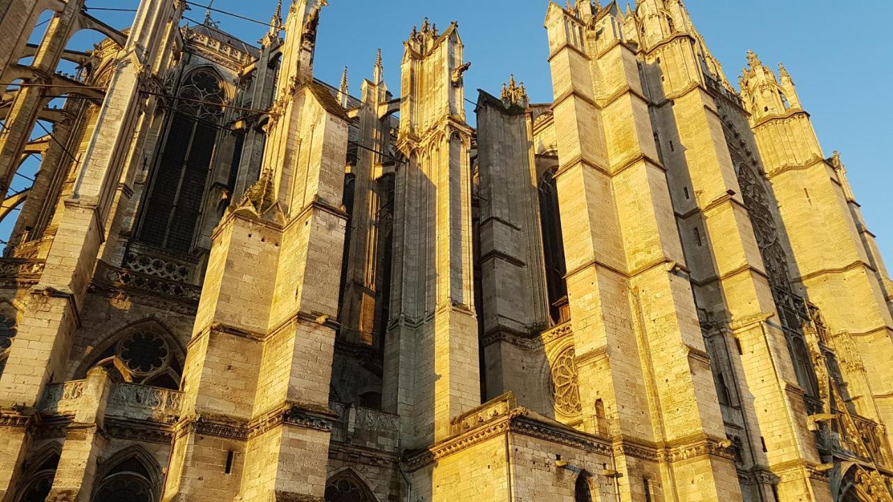 F1 Au Pied De La Cathedrale Apartment Beauvais Exterior photo